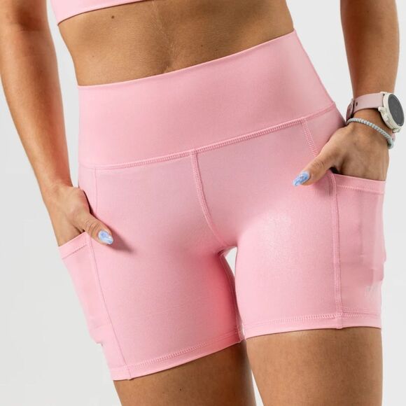 Tres piñas Women's‎ OMG Shorts 5" | Pink Glitter
Medium NWT in packaging - Picture 4 of 7
